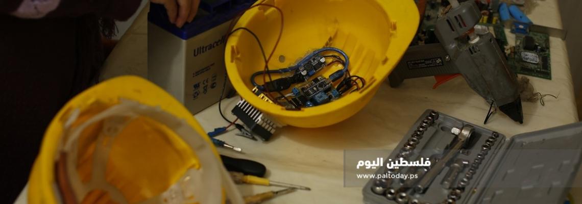 فتاة من غزة تبتكر قبعة ذكية مكيفة لخدمة ذوي الإحتياجات الخاصة