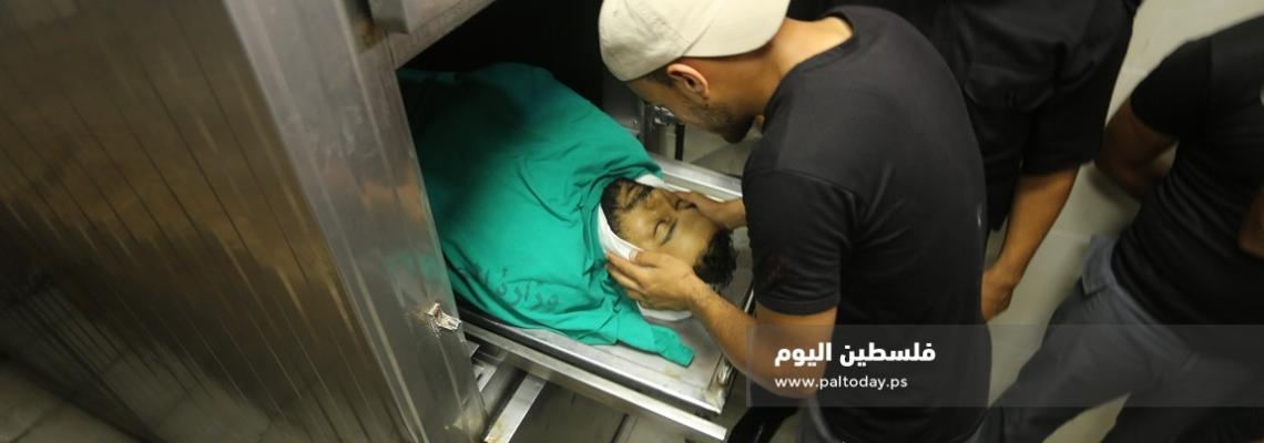 لحظة وداع الشهيد القسامي محمود الأدهم في مستشفى الاندونيسي شمال قطاع غزة