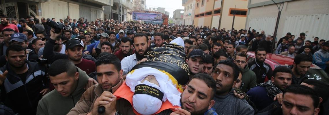 جماهير غفيرة في حي الشجاعية تُشيَّع جثمان الشهيد المجاهد جهاد حرارة
