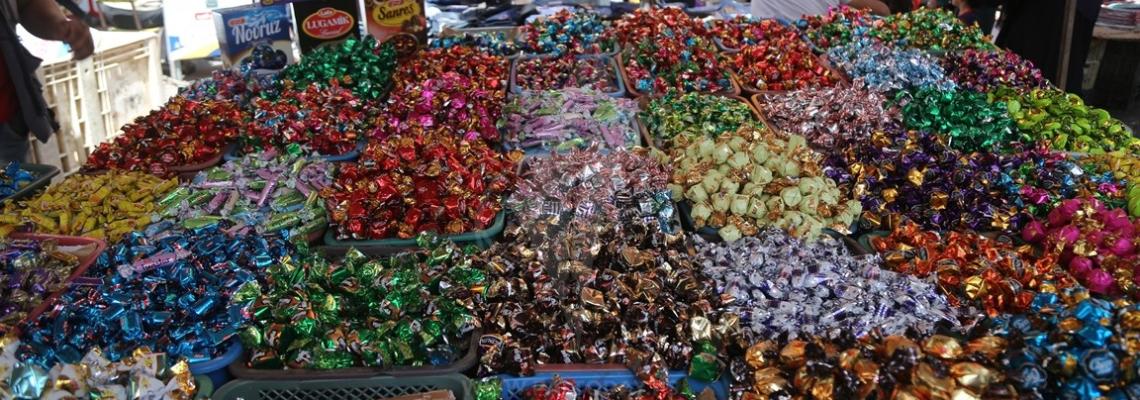أجواء رمضان والاستعدادات للعيد في سوق الزاوية بمدينة غزة