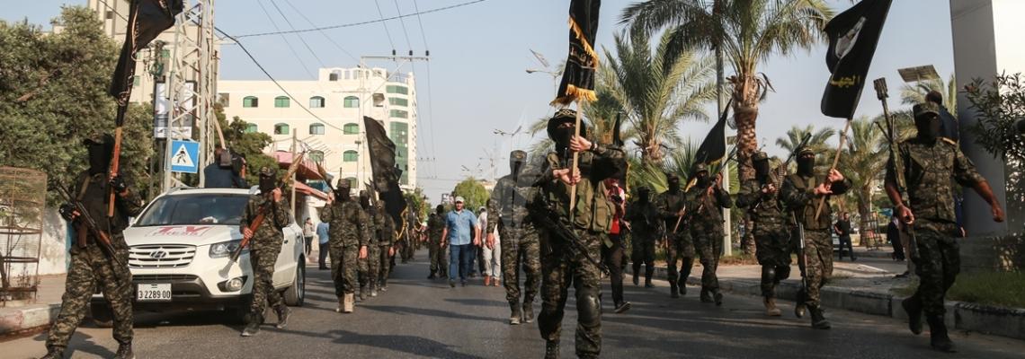 بالصور:مسير عسكري لفصائل المقاومة نصرة الى الاقصى بغزة