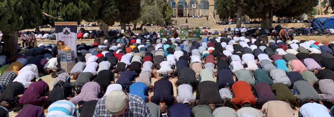 60 ألف مصلٍ أدوا صلاة الجمعة الثالثة من رمضان في رحاب المسجد الأقصى