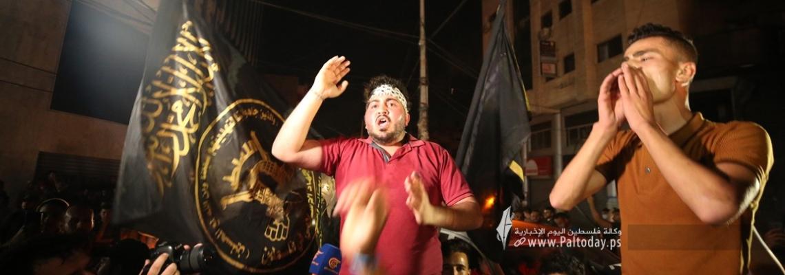 بالصور :مسيرات عفوية بالآلاف تخرج في هذه اللحظات من شوارع قطاع غزة ابتهاجاً بانتصار المقاومة في معركة سيف القدس