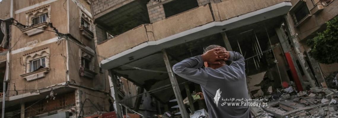 طائرات الإحتلال تستهدف بنك الانتاج في مدينة خانيونس