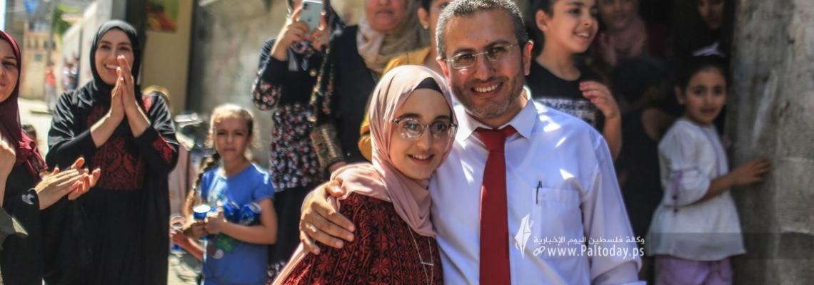 وكالة فلسطين اليوم فى ضيافة الأولى على مستوى الوطن الطالبة لمى زقوت من مدينة خانيونس