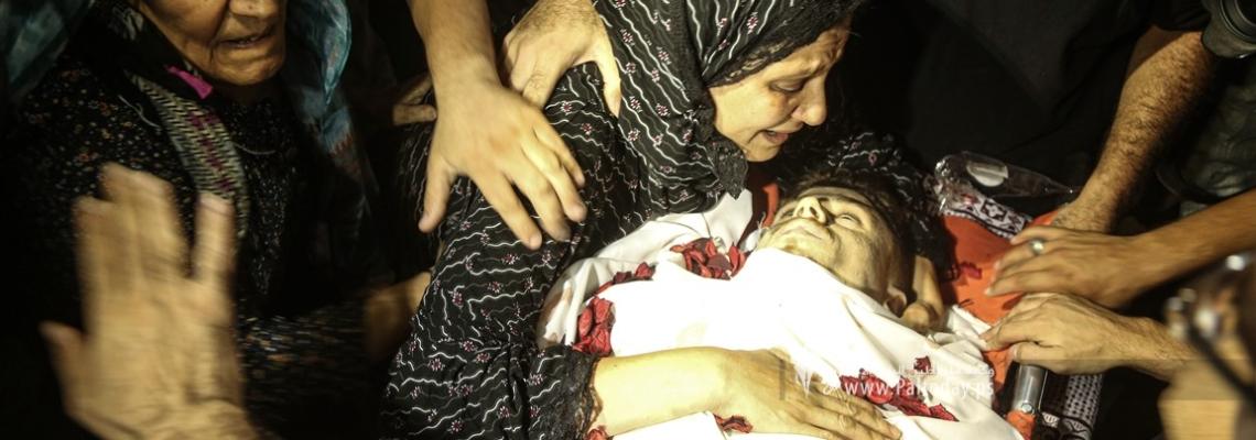 بالصور:جماهير غفيرة تُشيع جثمان الشهيد احمد صالح شمال قطاع غزة