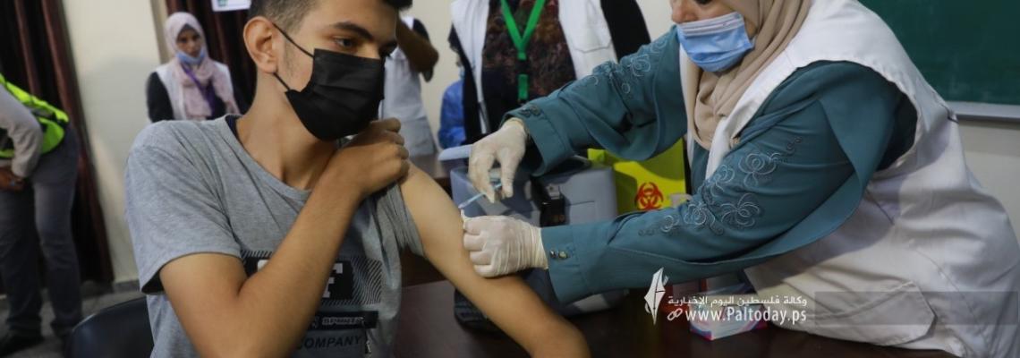 بالصور:بدء حملة التطعيم في مدارس قطاع غزة الثانوية العامة