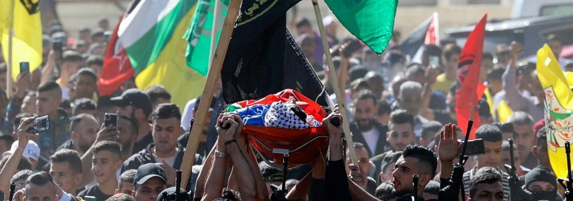 بالصور :  تشييع الطفل محمد دعدس في نابلس الذي أعدم برصاص الاحتلال أمس .