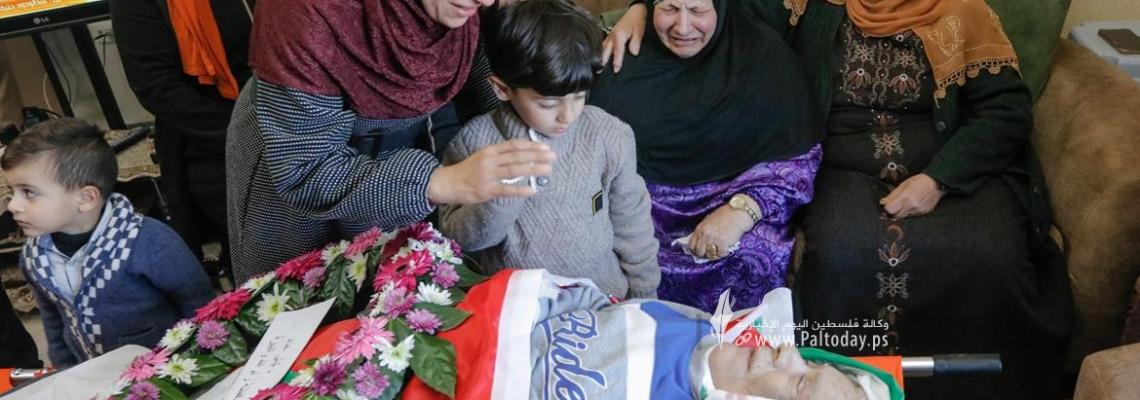 بالصور: رام الله - تشييع جثمان الشهيد عمر عبد المجيد أسعد (80 عاما) في قرية جلجليا