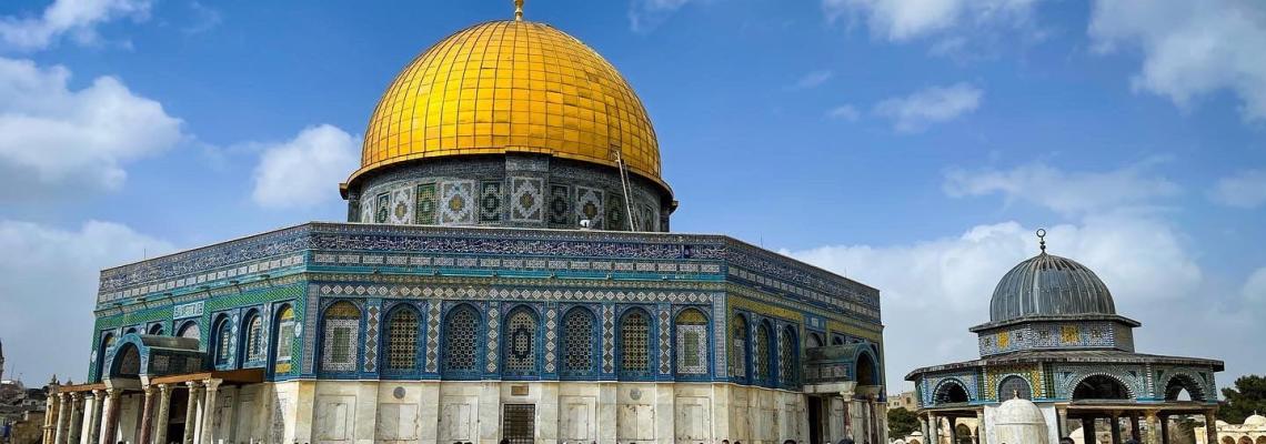 شاهد| جموع المواطنين عقب صلاة الجمعة في المسجد الأقصى