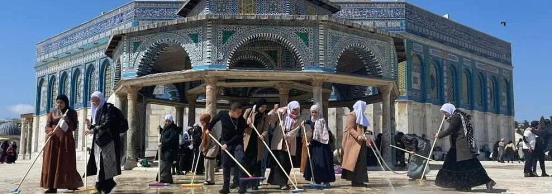 بالصور: انطلاق معسكر "القدس أولًا 13" الذي تنظمه الحركة الإسلامية بمشاركة الآلاف