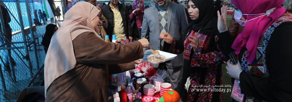 بالصور : معرض انتاجي كياني في دير البلح بالتزامن مع يوم المرأة العالمي بعرض منتجات وابداعات السيدات