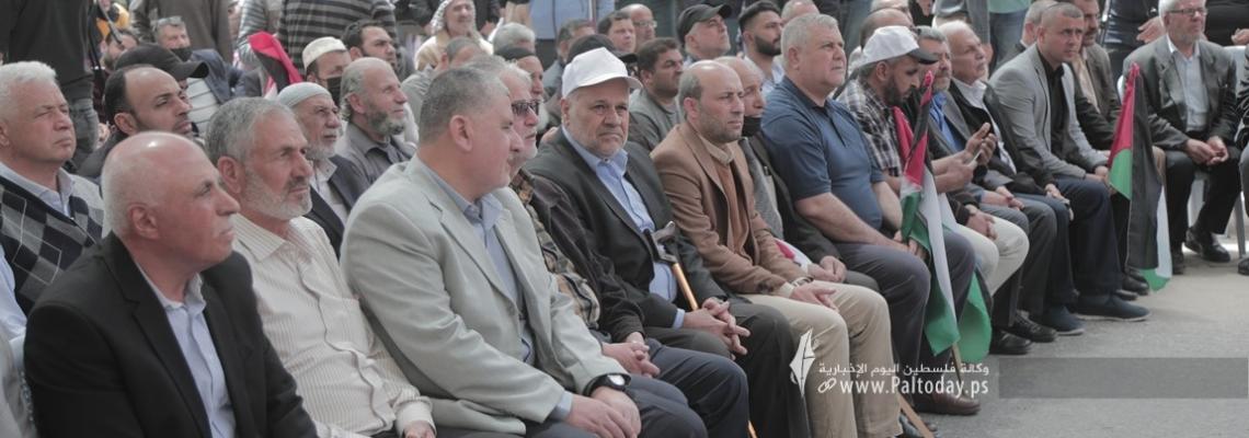 بالصور: احياء يوم الاسير الفلسطيني امام مقر الصليب الاحمر