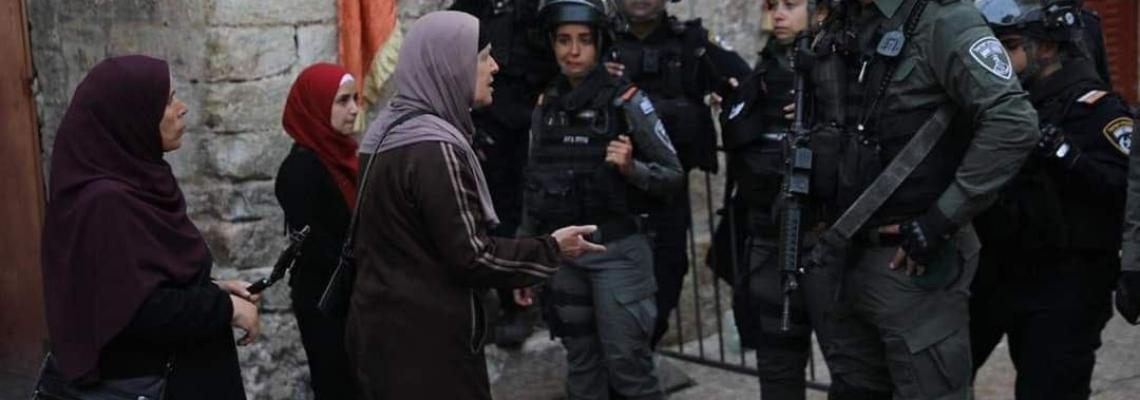 التنكيل بالمقدسيين ومنع وصولهم إلى أبواب المسجد الأقصى المبارك