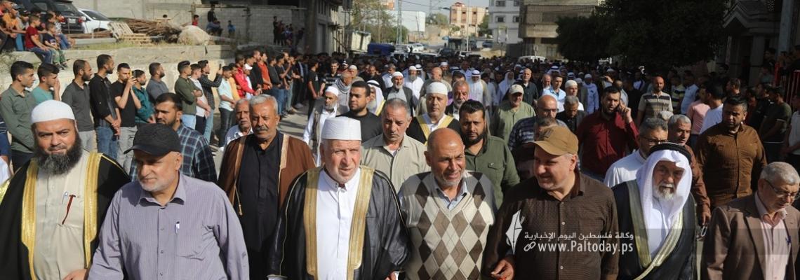 بالصور : صلح عشائري بين عائلة الدحدوح وعابد بغزة