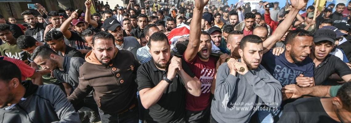 بعد الإفراج عنه اليوم..جماهير حانيونس تشيع جثمان الشهيد محمود عرام