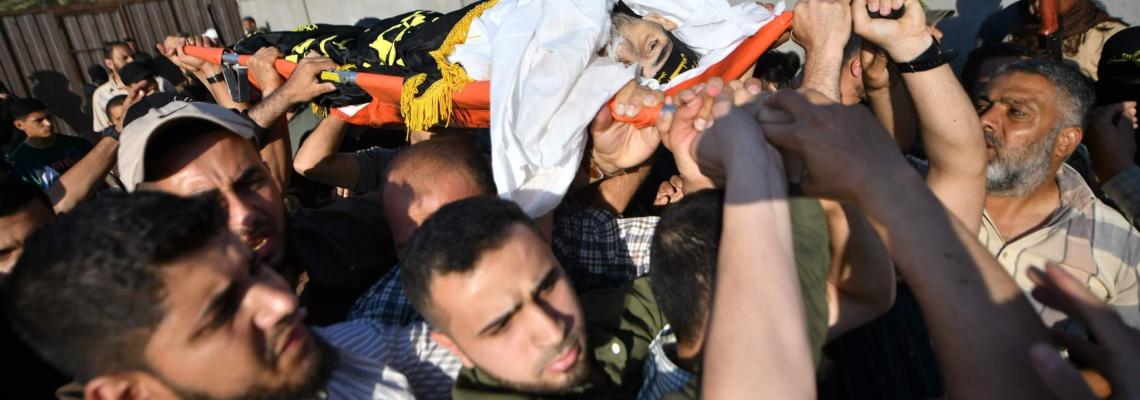 بالصور :تشييع جثمان القائد في سرايا القدس بلواء الوسطى الشهيد "ياسر المصري"