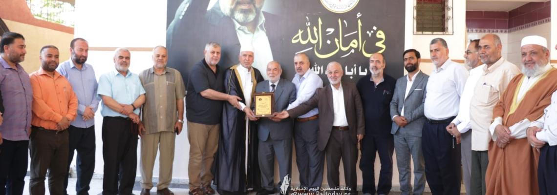 بالصور: وفد من قيادة الجهاد الإسلامي بمدينة غزة يستقبل وفداً من المجلس التشريعي في الذكرى الثانية لرحيل الدكتور رمضان شلح