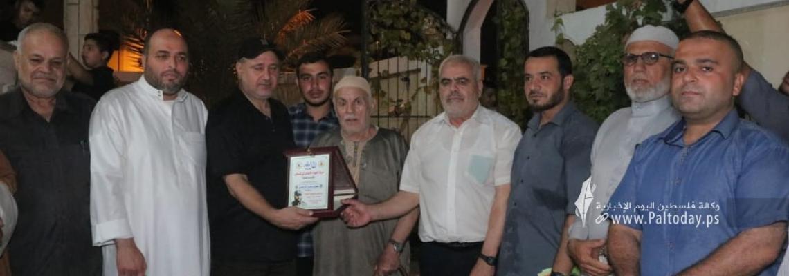 بالصور :الجهاد الإسلامي وسرايا القدس تنظم زيارة لعائلة الشهيد القائد شعبان الدحدوح في الذكرى السنوية لاستشهاده.