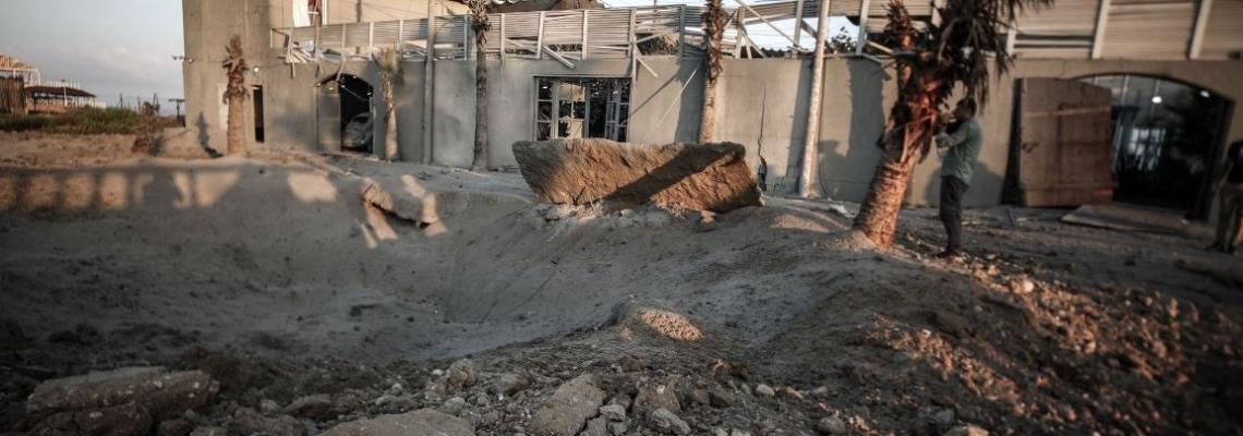 بالصور: أضرار جراء القصف الإسرائيلي على غزة اليوم