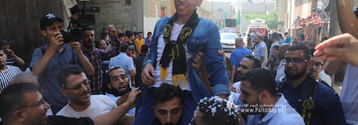 بالصور: الرابطة الإسلامية تشارك طلبة الثانوية العامة نجاحهم وتنظم عدة زيارات للعشر الأوائل في قطاع غزة