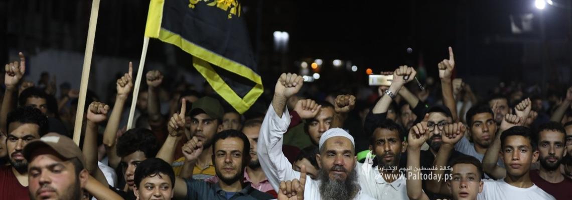 بالصور: الجهاد الإسلامي تنظم مسيرة حاشدة نصرةً ودعماً للأسرى المضربين عـن الطعـام فـي سجـون الاحتـلال.