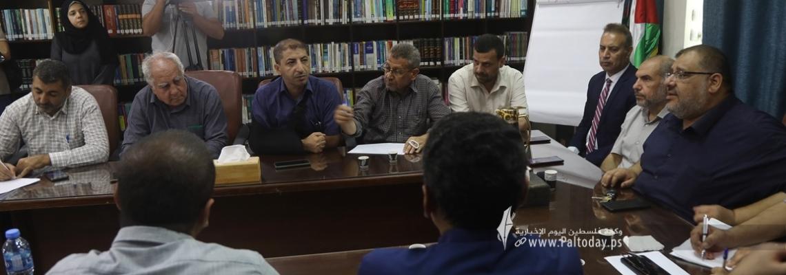 بالصور: لجنة  الأسرى تعقد اجتماعاً في الهيئة المستقلة لمساندة للأسرى في أعقاب دخولهم في مرحلة جديدة من المواجهة