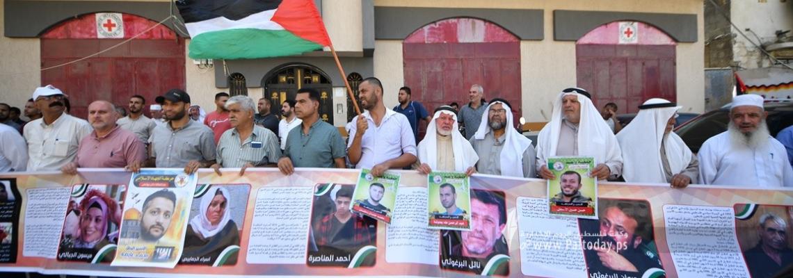 القوى الوطنية والإسلامية بخان يونس تنظم وقفة تضامنية مع الاسرى