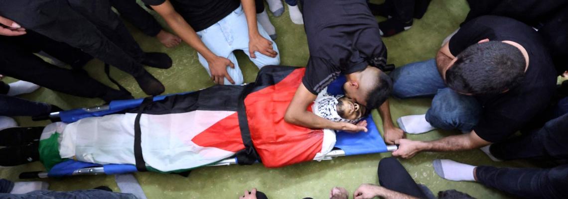 من تشييع الشهيد يونس التايه في طوباس .. تصوير: "الفرنسية"