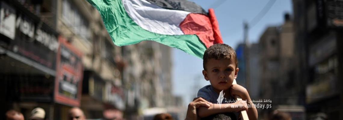 مسيرة لفصائل العمل الوطني والاسلامي في خانيونس دعما وتضامنا مع المسجد الاقصى