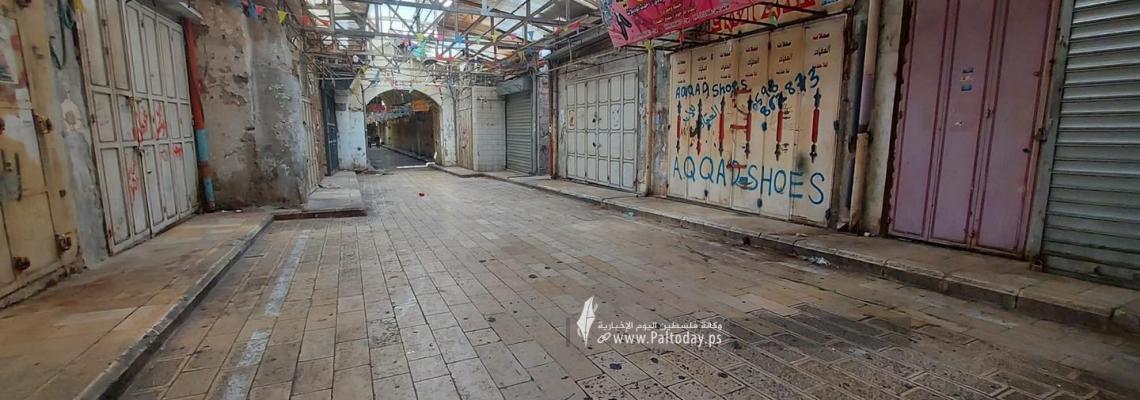 بالصور: الاضراب الشامل يعم مدينة نابلس حدادا على ارواح الشهداء…