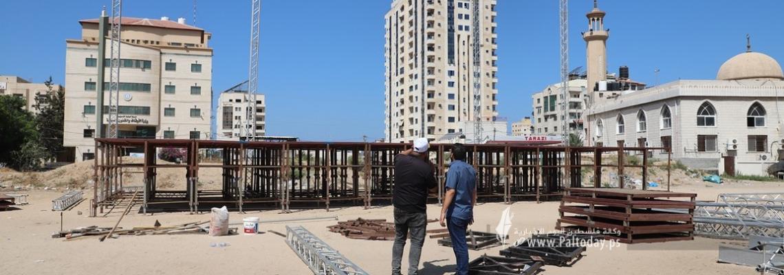 بالصور: العمل الجماهيري للجهاد يبدأ التجهيزات بساحة الكتيبة بمدينة غزة لمهرجان الانطلاقةال35