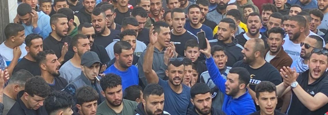 صور | جماهير فلسطينية غفيرة تشّيع الشهيد مصعب نفل في بلدة المزرعة الشرقية برام الله