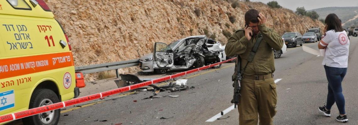 بالصور : من مكان عملية الطعن والدهس بمستوطنة  "أريئيل" في سلفيت