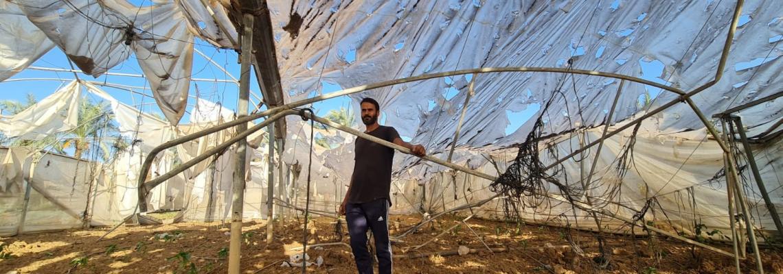 بالصور : أضرار كبيرة لحقت في منازل وممتلكات المواطنين على إثر قصف الاحتلال على مخيم المغازي وسط قطاع غزة