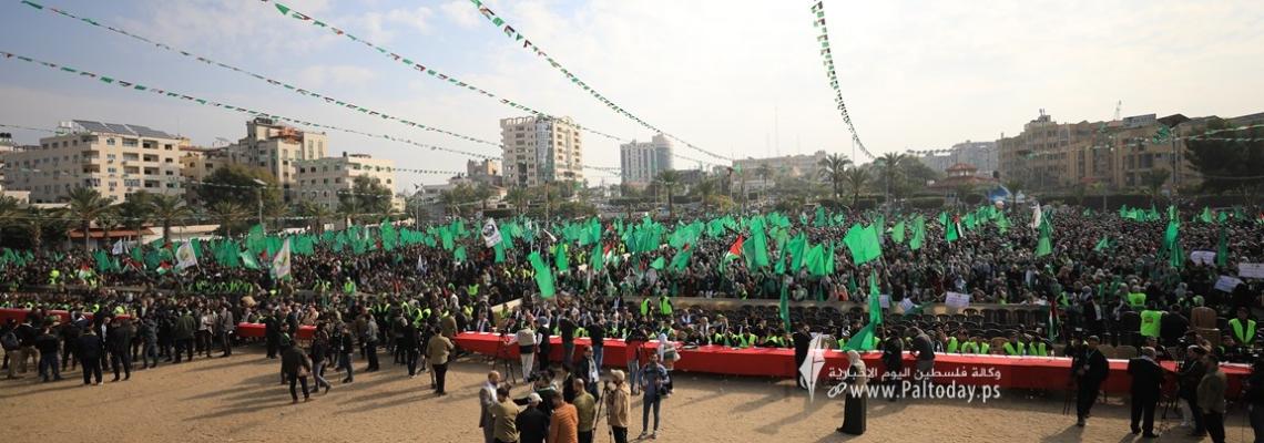 بالصور: مهرجان حاشد بغزة في ذكرى انطلاقة حماس الـ35