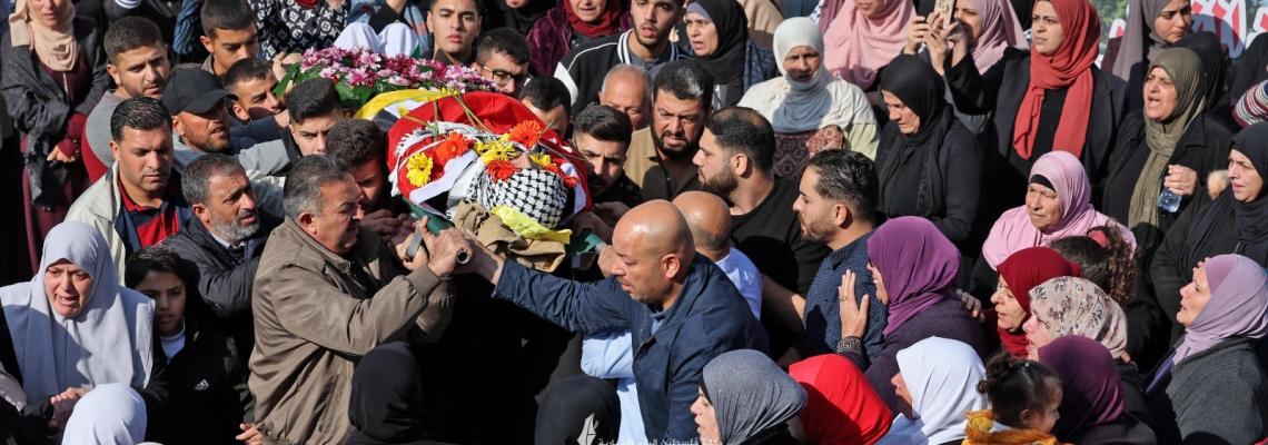 بالصور : وداع مؤثر للشهيد مجاهد نجار في سلواد