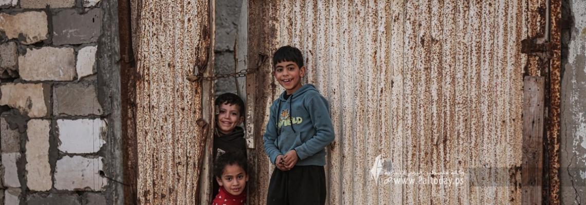 بالصور: الحياة اليومية لسكان مخيم الشاطئ غرب مدينة غزة