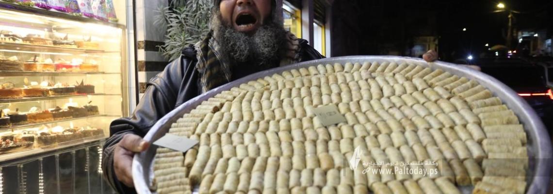 بالصور: فرحة وبهجة أهالي غزة بالعملية في القدس المحتلة