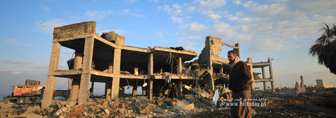 بالصور : أضرار بممتلكات المواطنين إثر القصف الصهيوني على غزة فجر اليوم