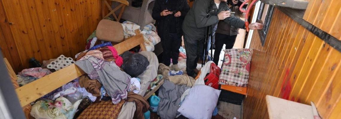 بالصور : أثار الاشتباكات المسلحة التي دارت بين فلسطينيين وقوات الاحتلال في أريحا الليلة الماضية