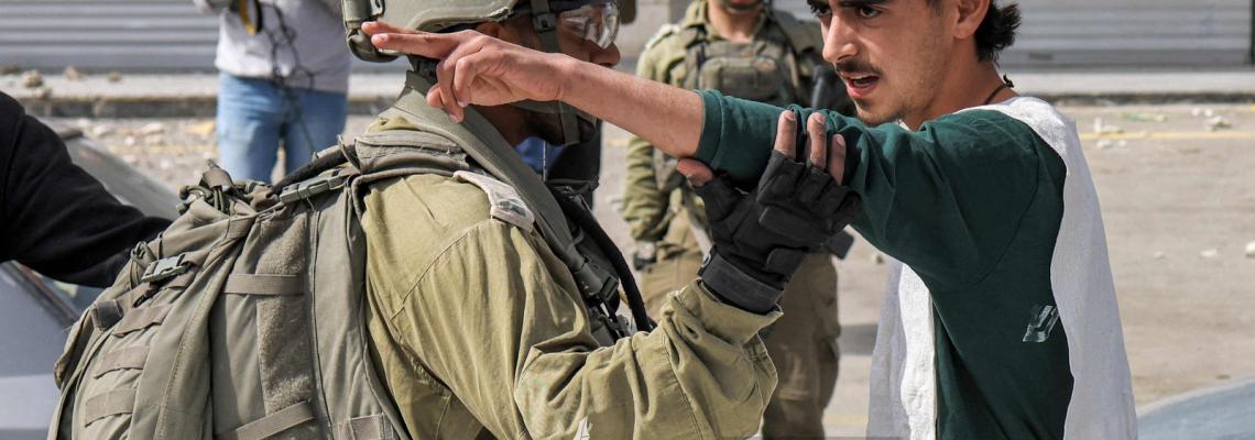 بالصور: استمرار انتشار قوات الاحتلال والمستوطنين في بلدة حوارة