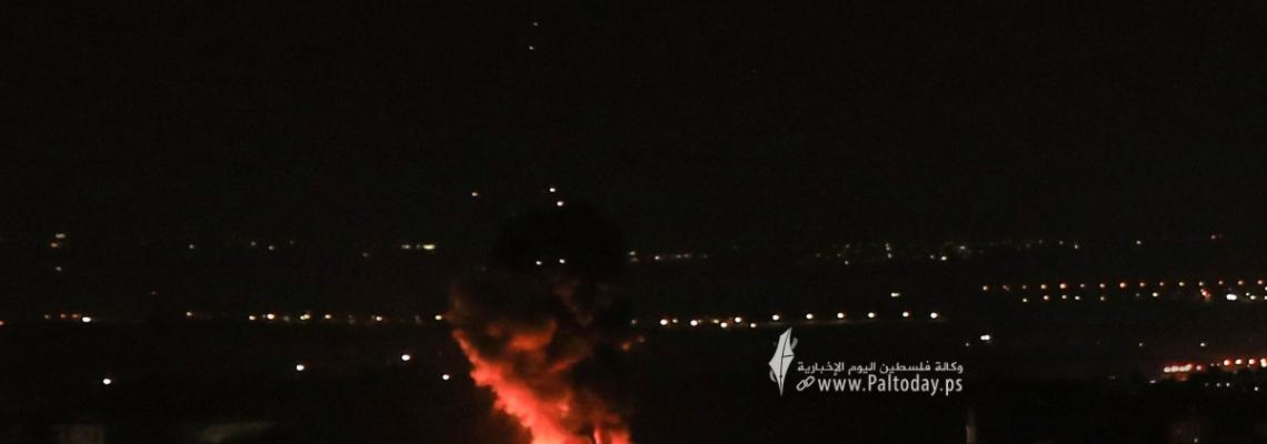 بالصور: طائرات الاحتلال تشن سلسة غارات جوية على مناطق متفرقة بقطاع غزة