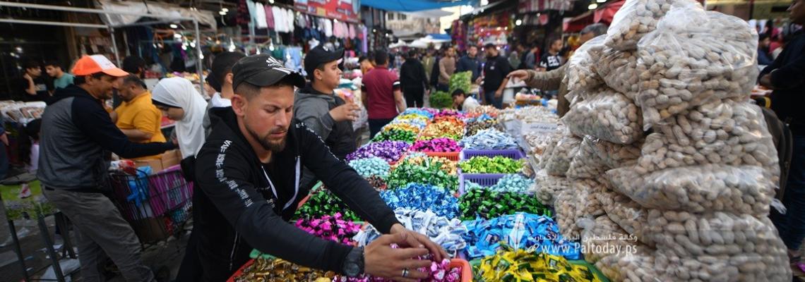 شاهد بالصور عدسة فلسطين اليوم تتجول فى سوق خانيونس قبل عيد الفطر السعيد