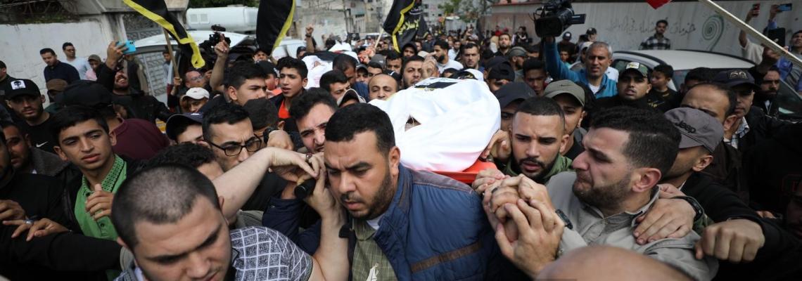 بدء مراسم تشييع جثامين شهداء على إثر عمليات اغتيال جبانة فجر اليوم