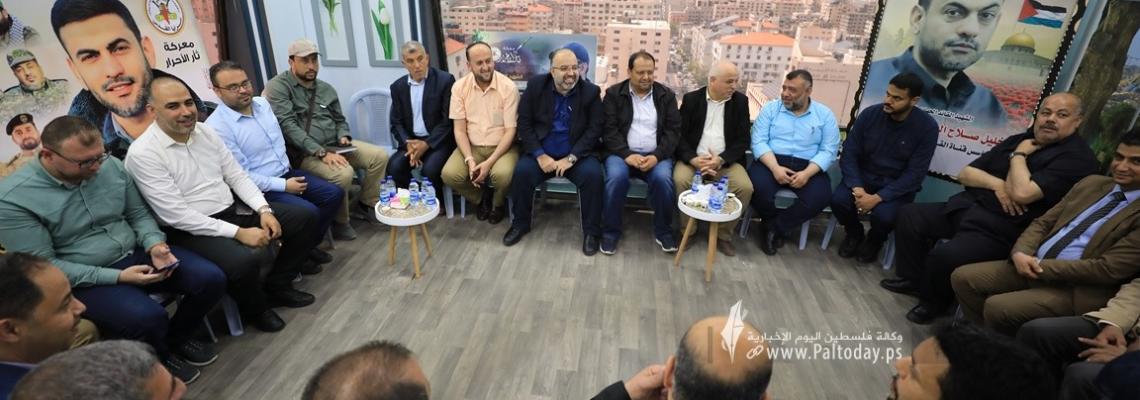 بالصور: مشاركة فصائلية وشعبية وصحفيين في بيت عزاء نظمته فضائية القدس اليوم للشهيد القائد خليل البهتيني