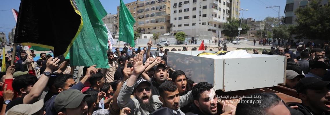 بالصور: بمشاركة جماهبرية واسعة.. شعبنا يشيع الشهيد القائد إياد الحسني ومرافقه المجاهد محمد عبد العال
