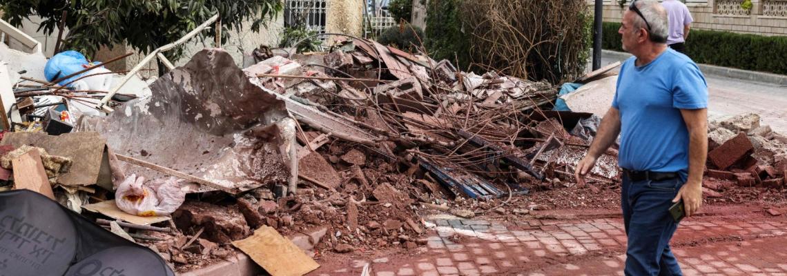 بالصور: آثار قصف سرايا القدس الجناح العسكري لحركة الجهاد الإسلامي لمدينة عسقلان بصاروخ بدر 3 مساء أمس
