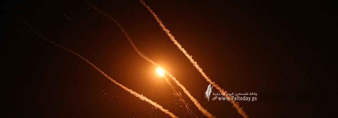بالصور: المقاومة.تواصل اطلاق الرشقات الصاروخية اتجاه سديروت والقبة تحاول التصدي