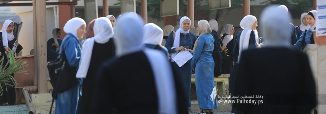 بالصور : طلبة الثانوية العامة في غزة يتوجهون لقاعات الامتحان في اليوم الأول لامتحانات التوجيهي